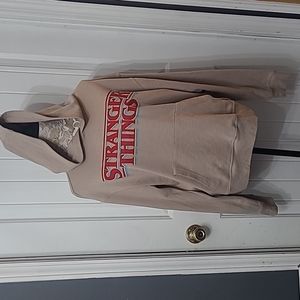 STRANGE THINGS PULLOVER /HOODIE